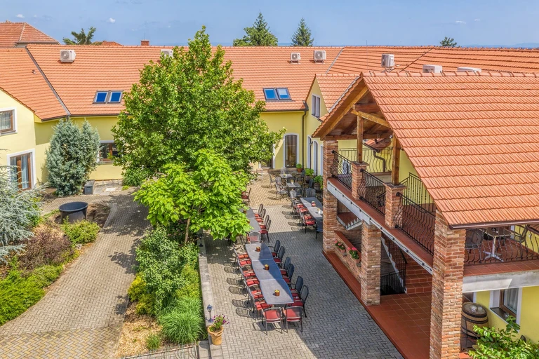 Komfortní ubytování pro rodiny s dětmi i pro konání firemních akcí